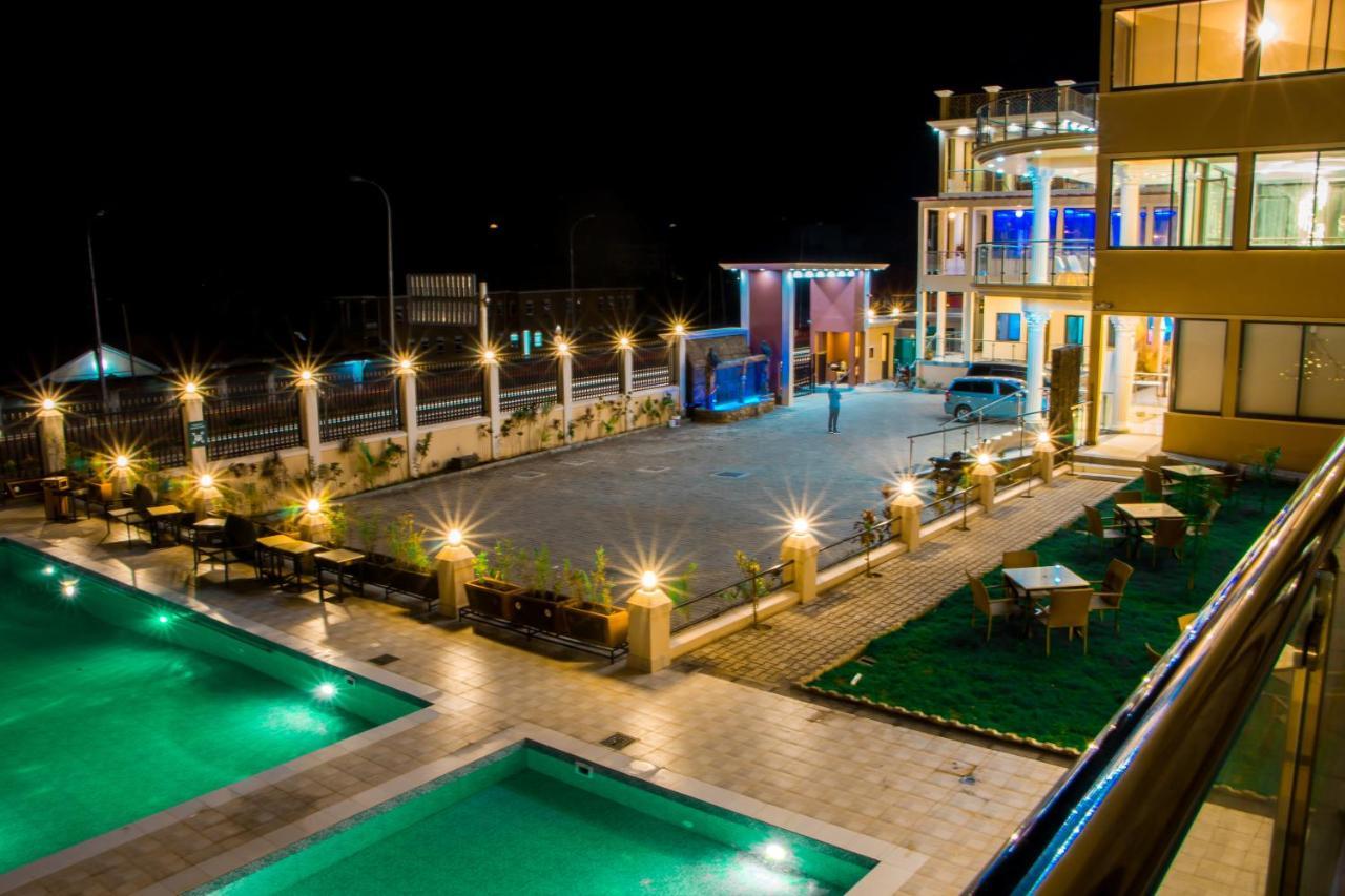 Hotel Horizon เอนเทบเบ้ ภายนอก รูปภาพ