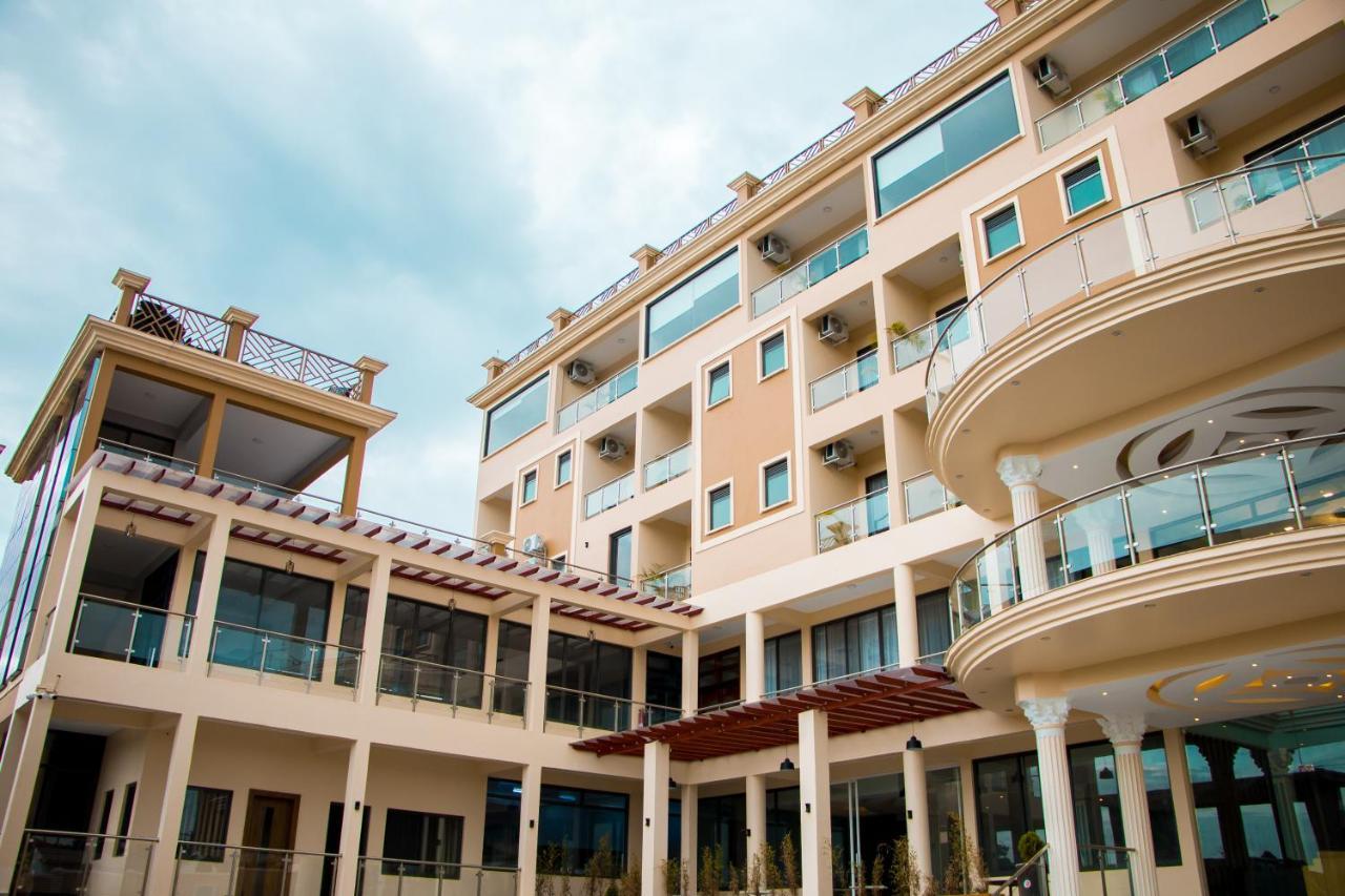 Hotel Horizon เอนเทบเบ้ ภายนอก รูปภาพ