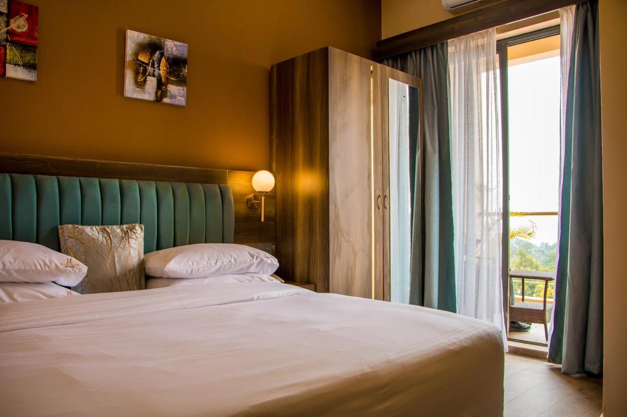 Hotel Horizon เอนเทบเบ้ ภายนอก รูปภาพ