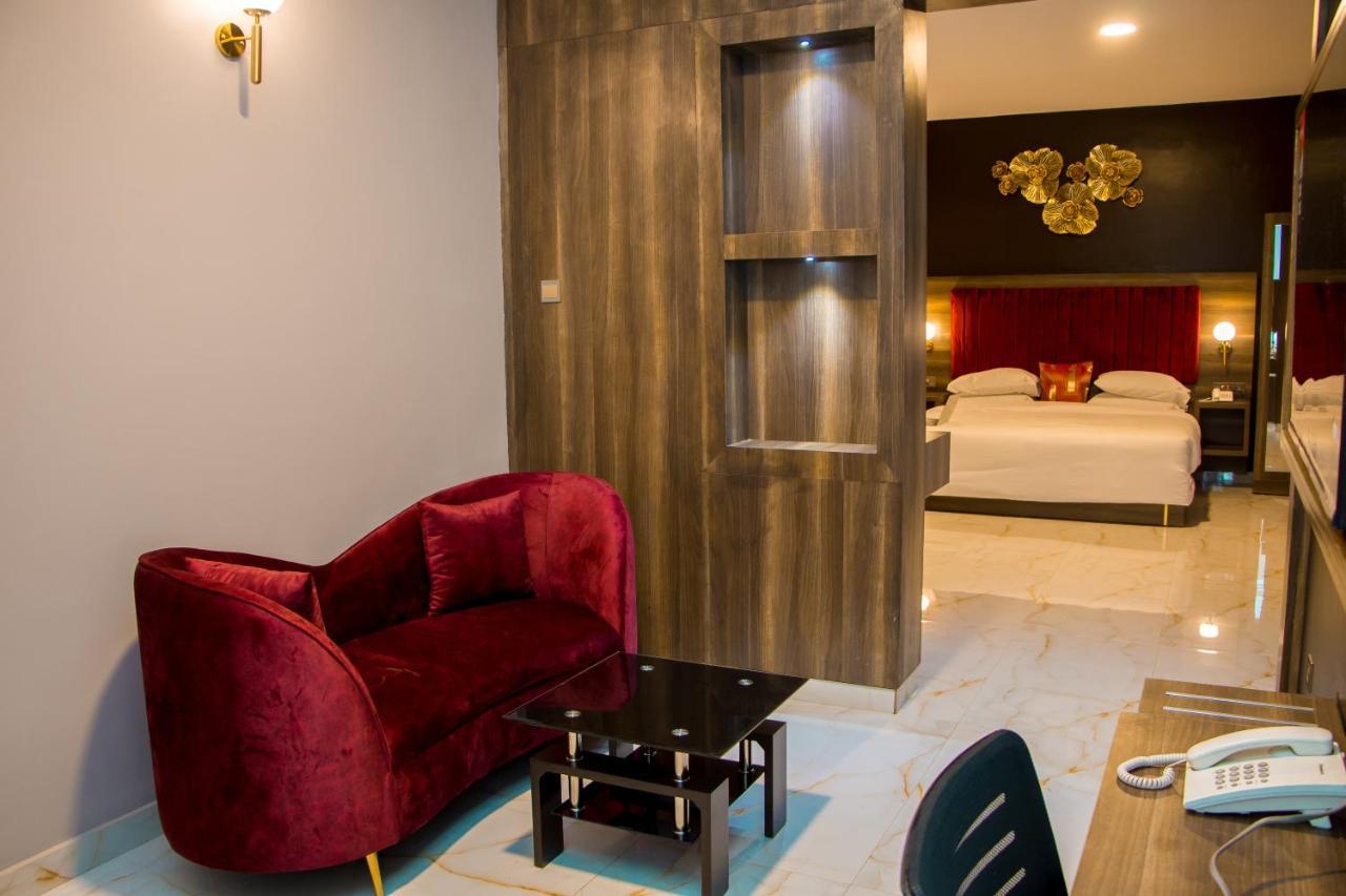 Hotel Horizon เอนเทบเบ้ ภายนอก รูปภาพ