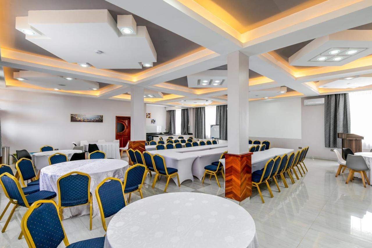 Hotel Horizon เอนเทบเบ้ ภายนอก รูปภาพ