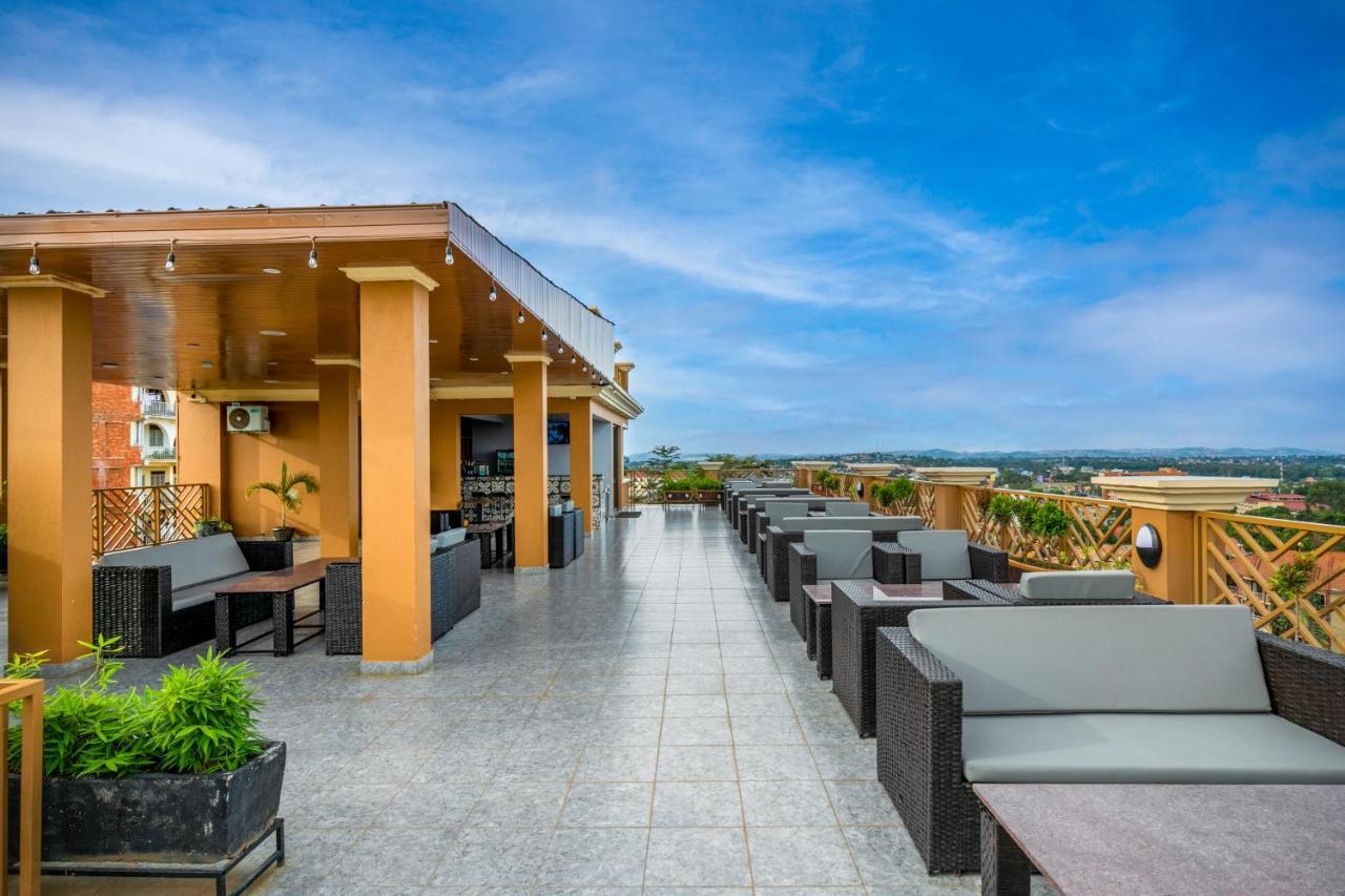 Hotel Horizon เอนเทบเบ้ ภายนอก รูปภาพ